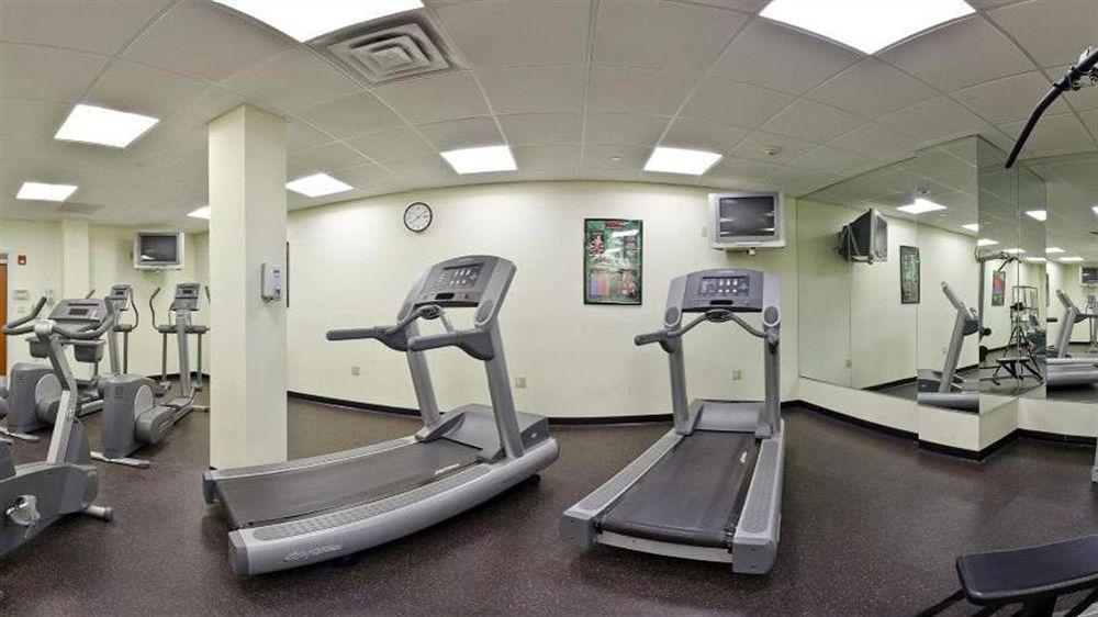 Holiday Inn Express Hotel & Suites East End By Ihg Riverhead Exteriér fotografie