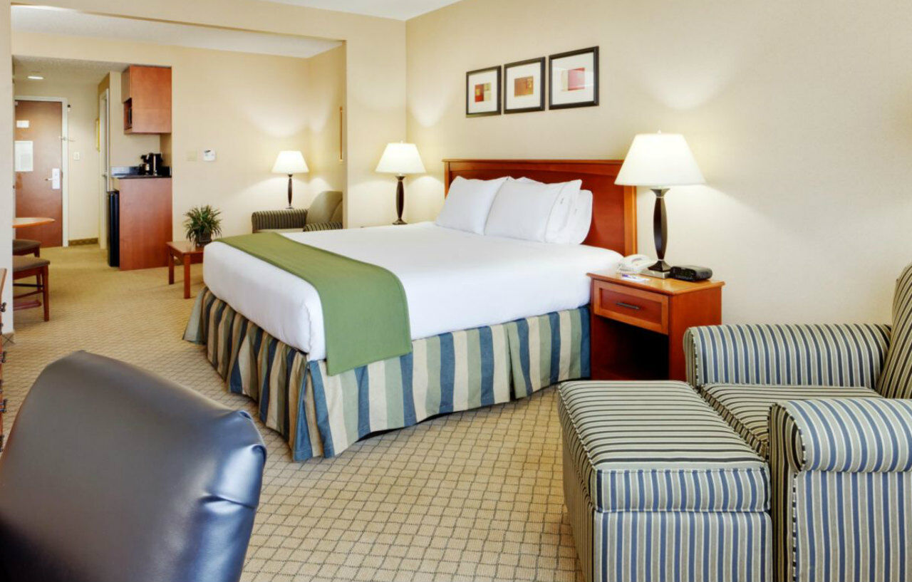 Holiday Inn Express Hotel & Suites East End By Ihg Riverhead Exteriér fotografie